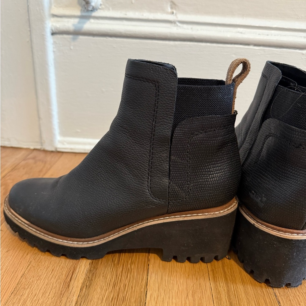 Dolce Vita Black Ankle Boots with Contemporary Silhouette - Picture 10 of 10